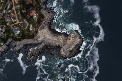 Vista aérea panorámica del Refugio Marino de Zapallar y su entorno costero