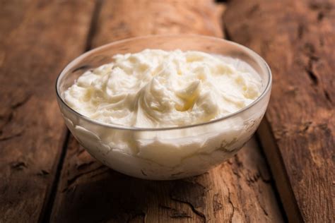 Foto de una crema casera humeante servida en un tazón