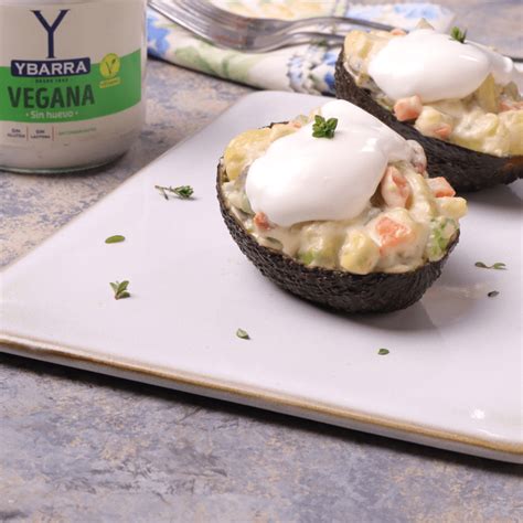 Ensaladilla vegana con verduras cocidas y mayonesa