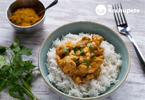 Ingredientes frescos para pollo al curry con nata