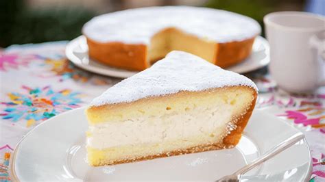 Diagrama: Proceso de montaje de la tarta de ricota, desde el fonzado de la masa hasta la distribución del relleno.