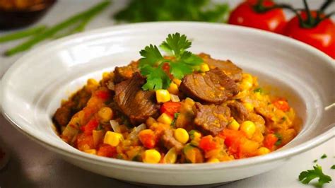 Tomaticán vegetariano con carne de soya y choclo
