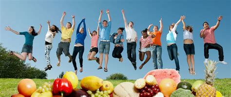 imagen de personas disfrutando de una vida saludable
