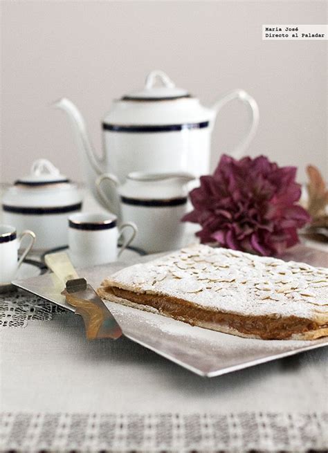 Pastel Imperial Ruso con praliné y almendras fileteadas