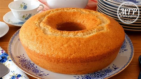 Masa de bizcocho sin huevo ni leche en un bol