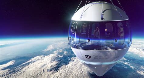Diseño conceptual de la nave espacial Neptune de Space Perspective con la cúpula planetaria del restaurante Alchemist visible