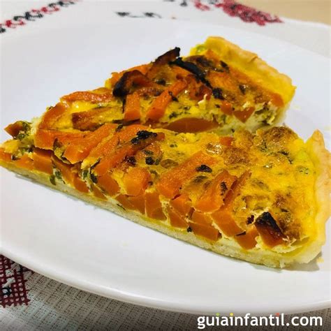 Tarta salada de zanahoria con base de masa y relleno de vegetales