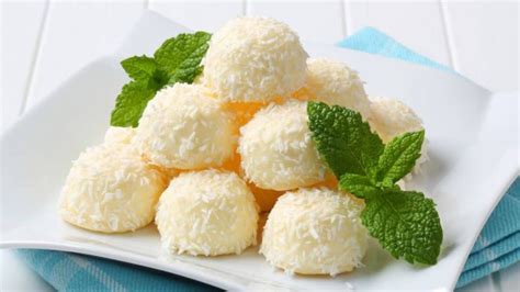 Foto de trufas de coco terminadas en pirotines