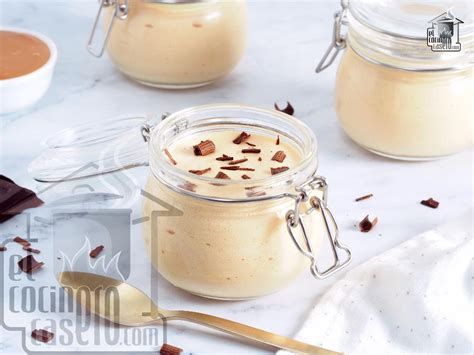 Infografía comparativa entre mousse dulce y mousse salada con ejemplos de ingredientes