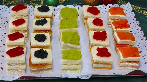 Foto variada de canapés dulces con pan de molde