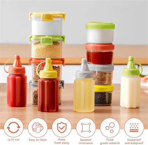 Colección de pequeños recipientes herméticos para aderezos de ensalada