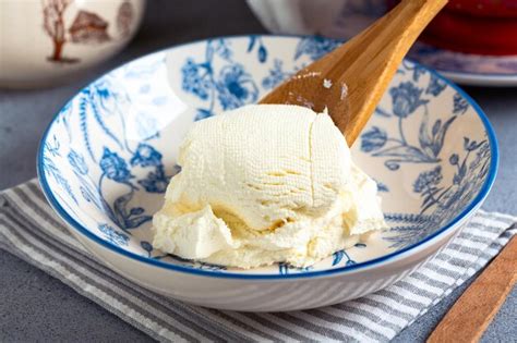 Foto de helado casero recién hecho en un bol