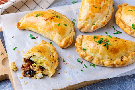 Empanadas de pino recién horneadas