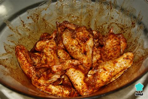 Alitas de pollo adobadas al horno listas para servir