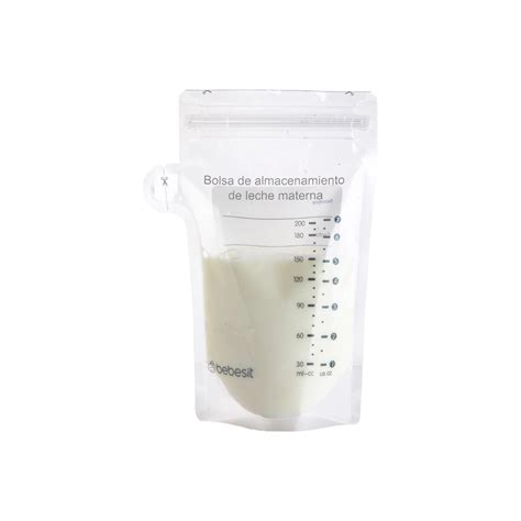 Ilustración de diferentes recipientes seguros para almacenar leche materna: bolsas, biberones de vidrio y de plástico sin BPA.