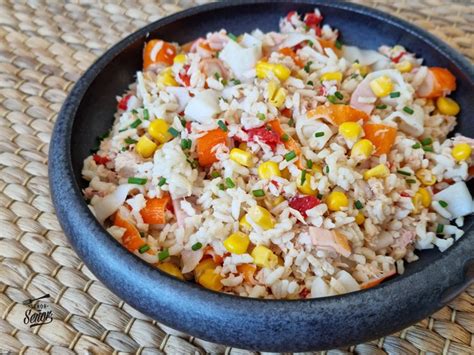 Variedad de ensaladas de arroz y cuscús