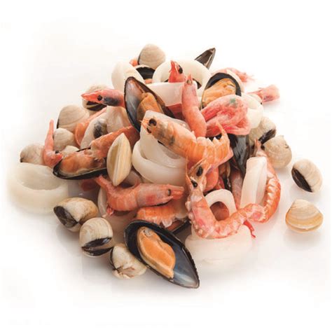 Foto de mariscos frescos (calamares, choros, langostinos, conchas) y trozos de pescado listos para cocinar