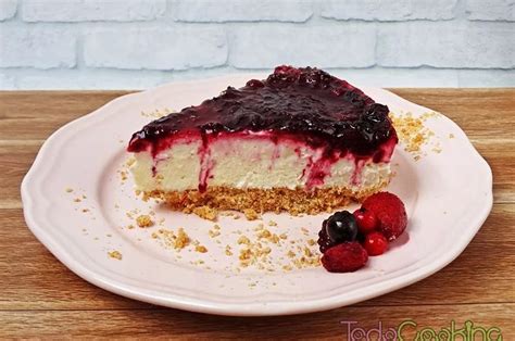 Foto: Tarta de queso saludable con frutos rojos