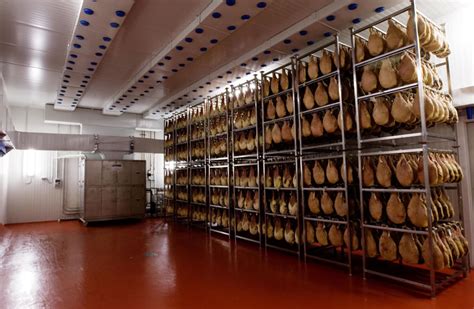 Foto: Interior de un secadero de jamones con control de ambiente