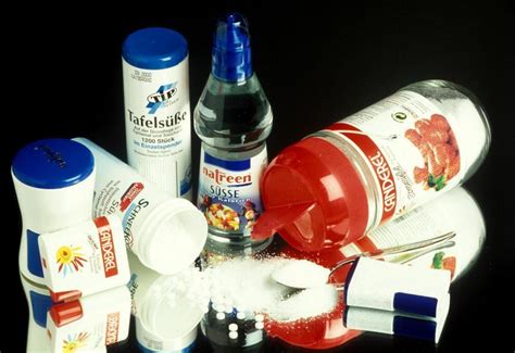 Gráfico comparativo de los efectos en el metabolismo de azúcares naturales vs. edulcorantes artificiales.