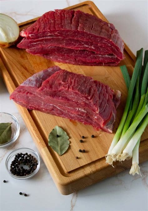 Infografía paso a paso de cómo desmechar la carne cocida
