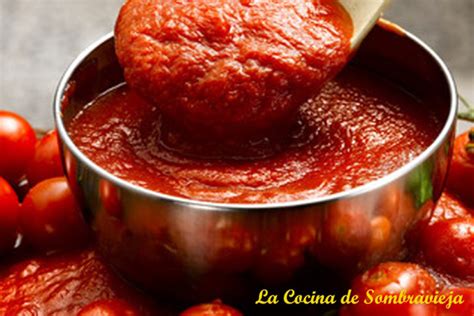Tomates frescos listos para hacer salsa