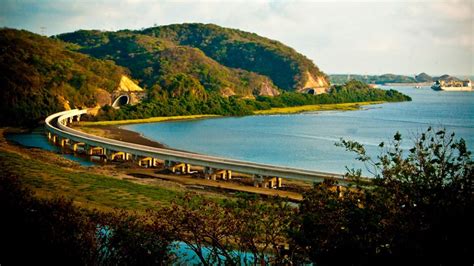 Mapa de ubicación de Cuyutlán y distancias desde ciudades principales