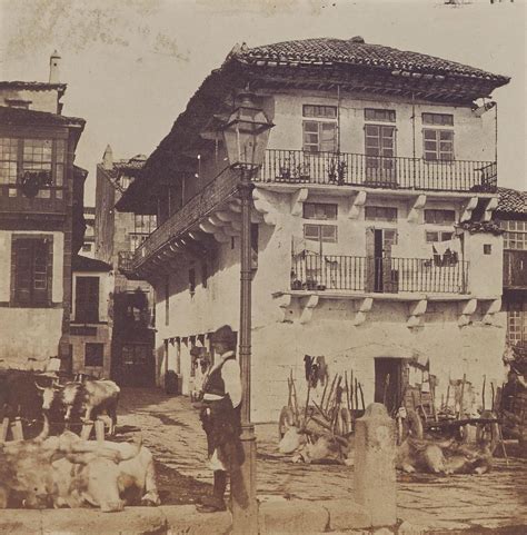 Foto antigua de la primera tienda Varsovienne en Santiago