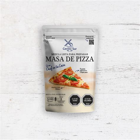 Fotografía de masa de pizza amasada y lista para reposar