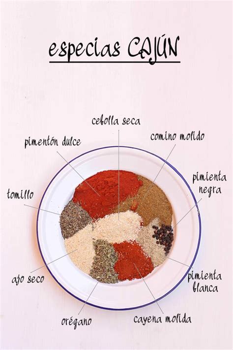 Disposición de todas las especias Cajún en pequeños cuencos