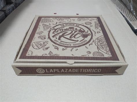 Caja de pizza personalizada con un diseño atractivo y un mensaje creativo