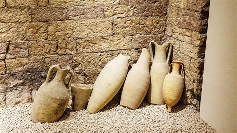 Ánforas griegas utilizadas para el transporte de vino y aceite de oliva