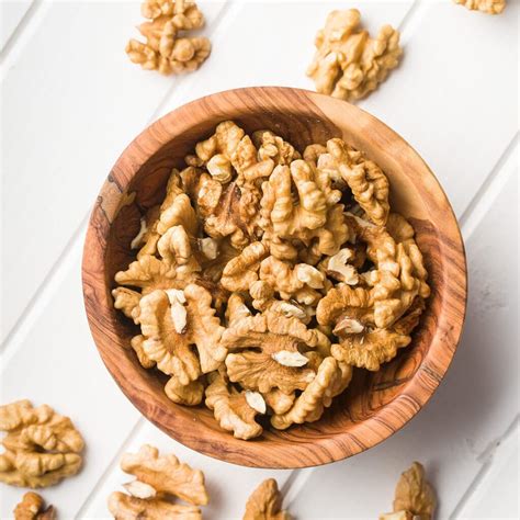 Foto de nueces mariposa Light Ambar almacenadas en un frasco de vidrio hermético