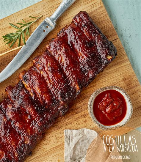 Costillas de cerdo a la barbacoa recién hechas