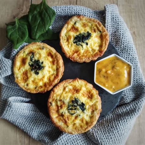 Foto de tartaletas de ricotta y vegetales