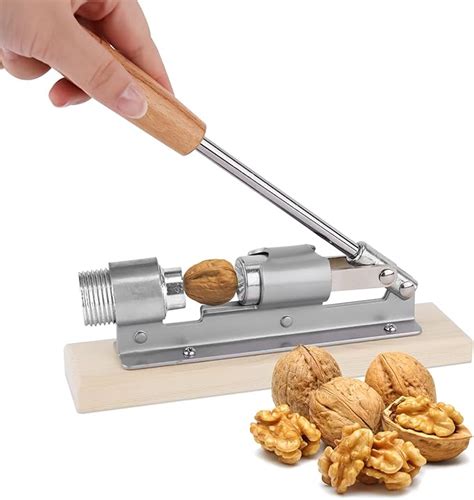 Esquema de diferentes tipos de cascanueces y herramientas de cocina recomendadas para abrir frutos secos