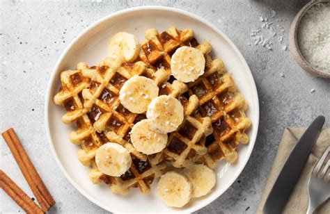 Waffles de avena saludables con frutas y miel
