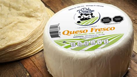 Etiqueta de un queso mostrando claramente la información de pasteurización