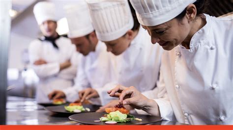 Collage de los chefs destacados y sus lugares preferidos de comida tradicional