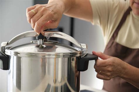 Foto: olla a presión cocinando alimentos