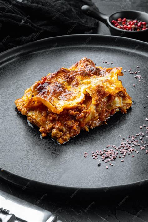 Lasaña italiana recién horneada