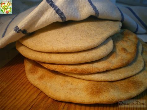 Foto de pan ácimo o tortas tradicionales españolas secas