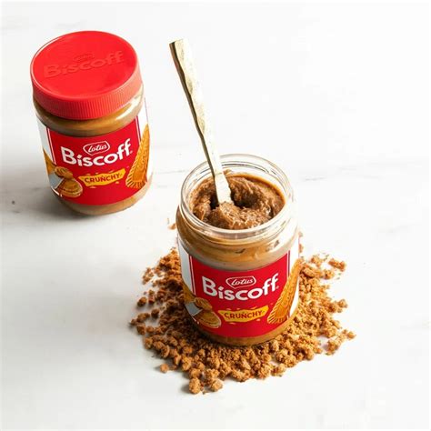 Frasco de crema de galleta Lotus Biscoff crujiente con trozos de galleta visibles