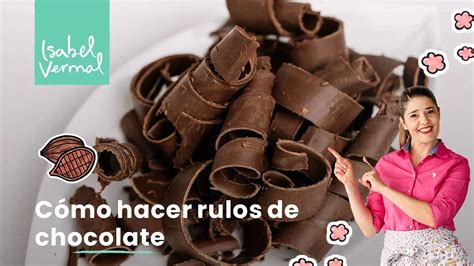 Imágenes paso a paso de cómo hacer rulos de chocolate con papel manteca.