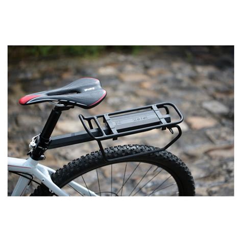 Parrilla Zefal Raider R30 montada en una tija de sillín de bicicleta