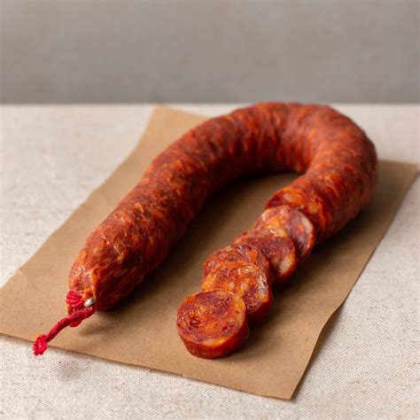Diferentes formas de presentación del chorizo: sarta, vela y cular
