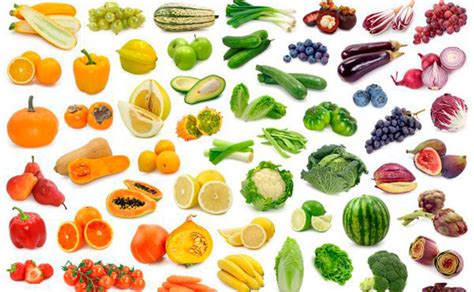 Frutas y verduras de colores azul y morado