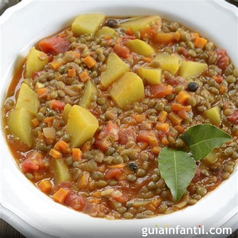 Plato de lentejas estofadas con verduras