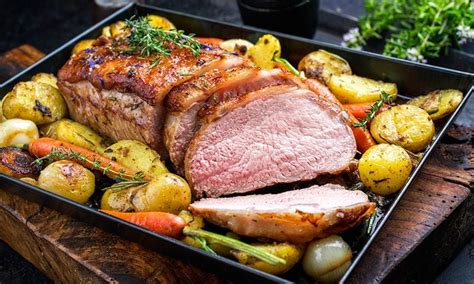 Foto de asado de cerdo al horno jugoso