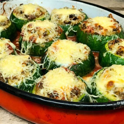 Carne picada con vegetales para el relleno de zapallitos